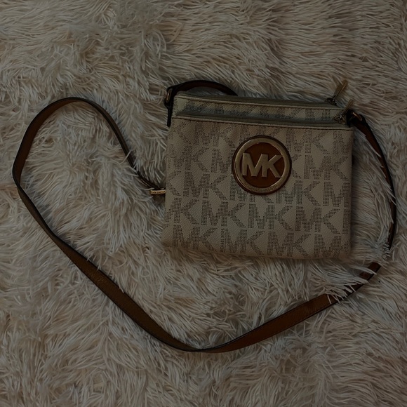 Brown MK bag - Picture 1 of 1
